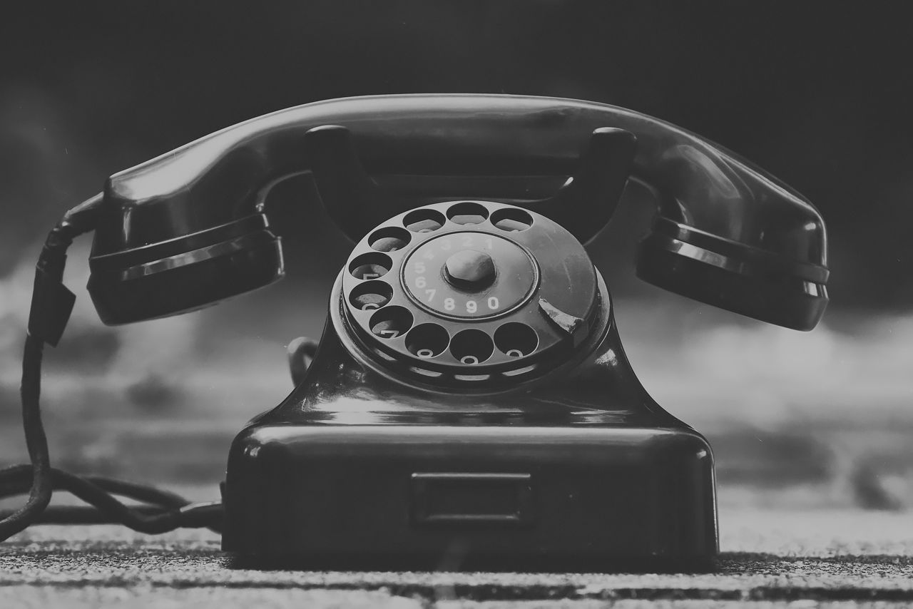 gammel drejeskivetelefon